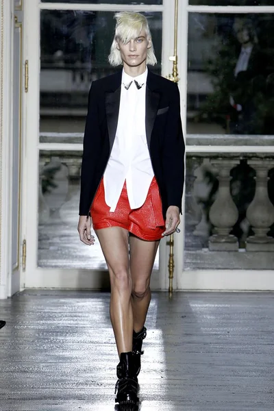 Look 9